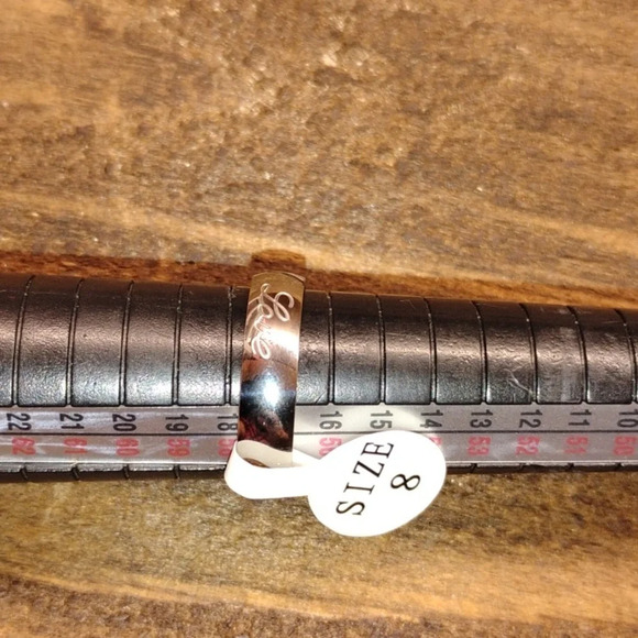 Size 8 real love‎ ring - Picture 2 of 5